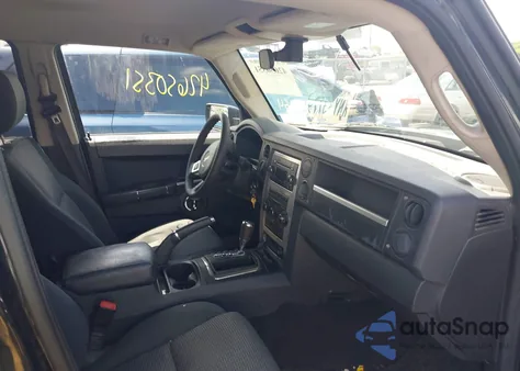 2010 Jeep Commander Sport z USA, uszkodzony, nr VIN 1J4RG4GK6AC112734